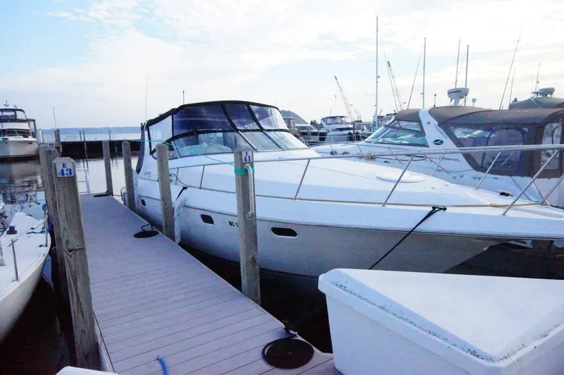 Slide: The Image of Cruisers Yachts 3375 Esprit 1997 - 5562874