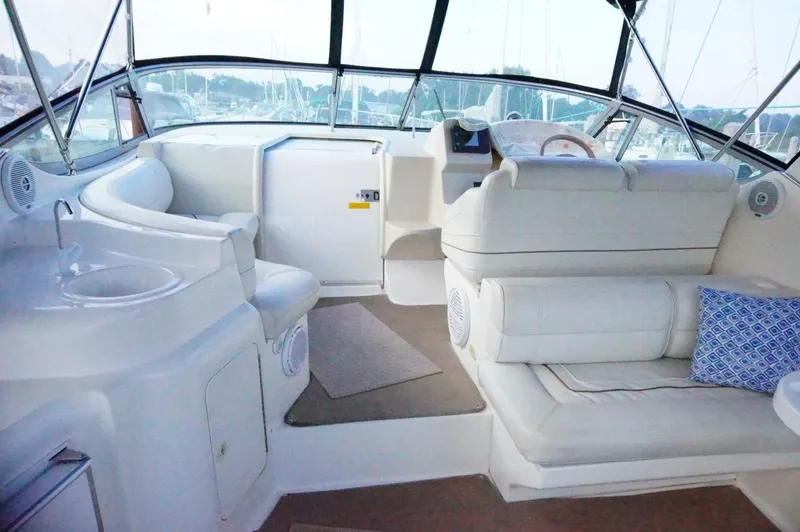 Slide: The Image of Cruisers Yachts 3375 Esprit 1997 - 5562875