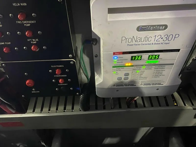 Slide: The Image of Sea Ray 370 Sundancer 1995 - 5563414