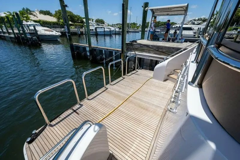 Slide: The Image of Ocean Alexander 78 Somewhere In Time- Swim Platform 2005 Ocean Alexander 78 EB Somewhere In Time - 5563990