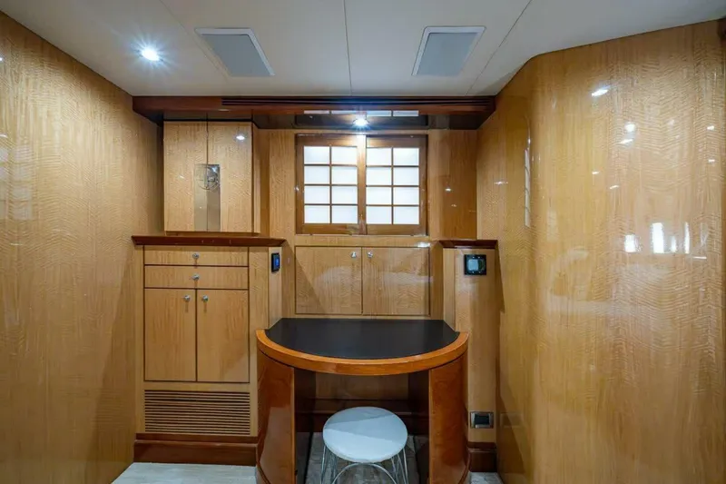 Slide: The Image of Ocean Alexander 78 Somewhere In Time- Master Stateroom Head 2005 Ocean Alexander 78 EB Somewhere In Time - 5564017