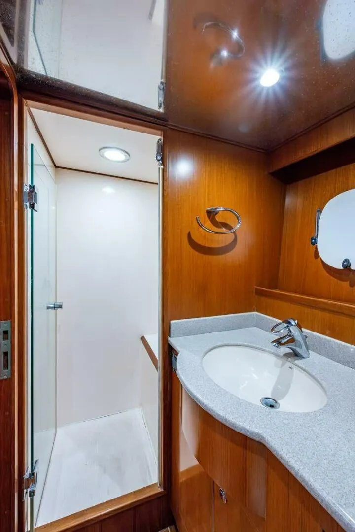 Slide: The Image of Ocean Alexander 78 Somewhere In Time- Crew Quarters 2005 Ocean Alexander 78 EB Somewhere In Time - 5564048