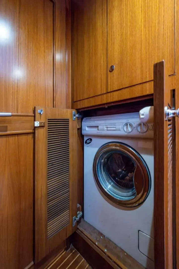 Slide: The Image of Ocean Alexander 78 Somewhere In Time- Crew Quarters 2005 Ocean Alexander 78 EB Somewhere In Time - 5564049