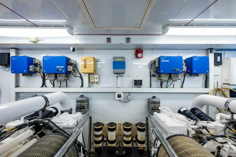 Slide: The Image of Ocean Alexander 78 Somewhere In Time- Engine Room 2005 Ocean Alexander 78 EB Somewhere In Time - 5643021