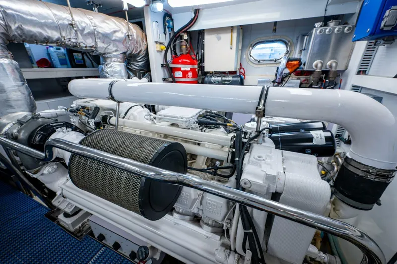 Slide: The Image of Ocean Alexander 78 Somewhere In Time- Engine Room 2005 Ocean Alexander 78 EB Somewhere In Time - 5643022