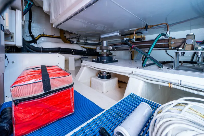 Slide: The Image of Ocean Alexander 78 Somewhere In Time- Engine Room 2005 Ocean Alexander 78 EB Somewhere In Time - 5643025