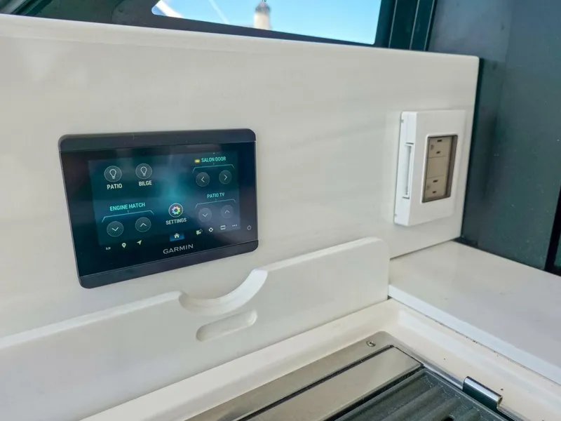 Slide: The Image of Regal 38 Grand Coupe 2026 - 5564077