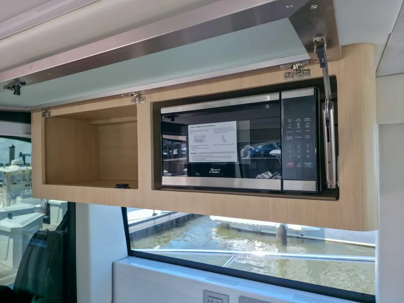 Slide: The Image of Regal 38 Grand Coupe 2026 - 5564172