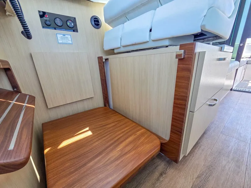 Slide: The Image of Regal 38 Grand Coupe 2026 - 5564194