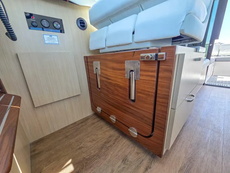 Slide: The Image of Regal 38 Grand Coupe 2026 - 5564193