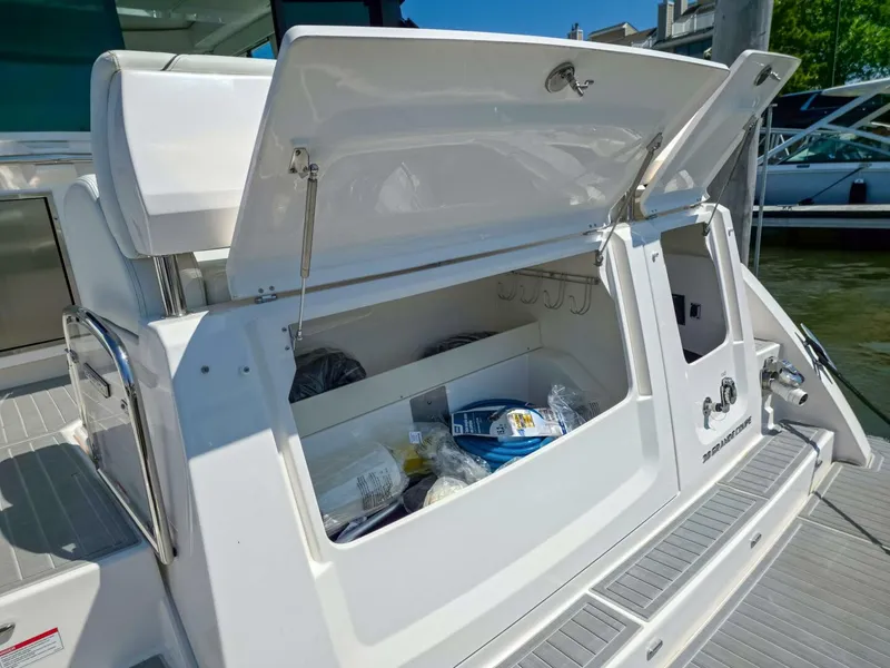 Slide: The Image of Regal 38 Grand Coupe 2026 - 5564064