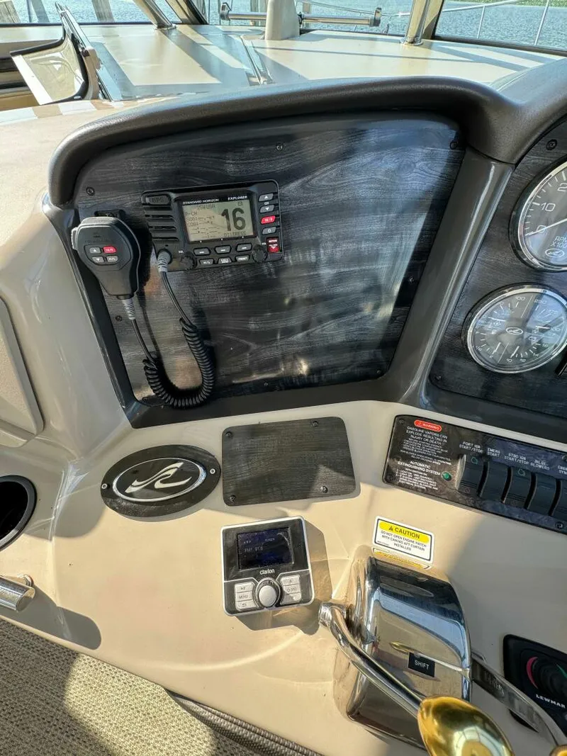 Slide: The Image of Sea Ray 390 Sundancer 2005 - 5564098