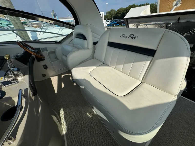 Slide: The Image of Sea Ray 390 Sundancer 2005 - 5564116