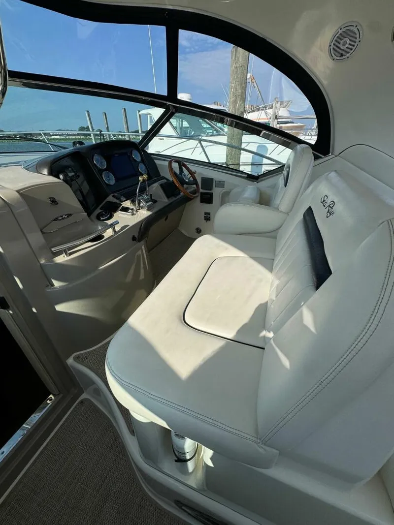 Slide: The Image of Sea Ray 390 Sundancer 2005 - 5564118