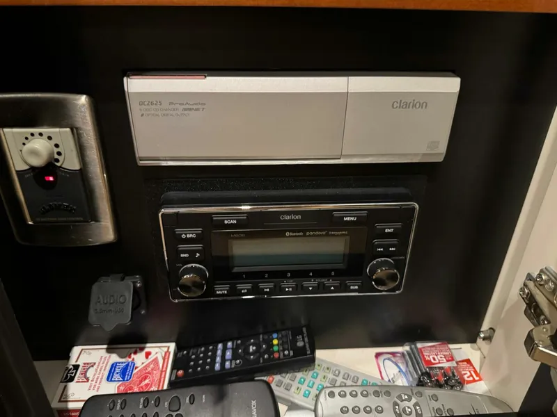 Slide: The Image of Sea Ray 390 Sundancer 2005 - 5564144