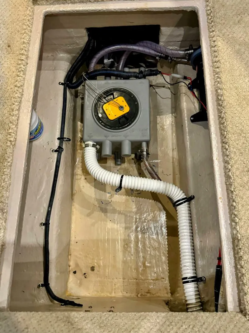 Slide: The Image of Sea Ray 390 Sundancer 2005 - 5564145