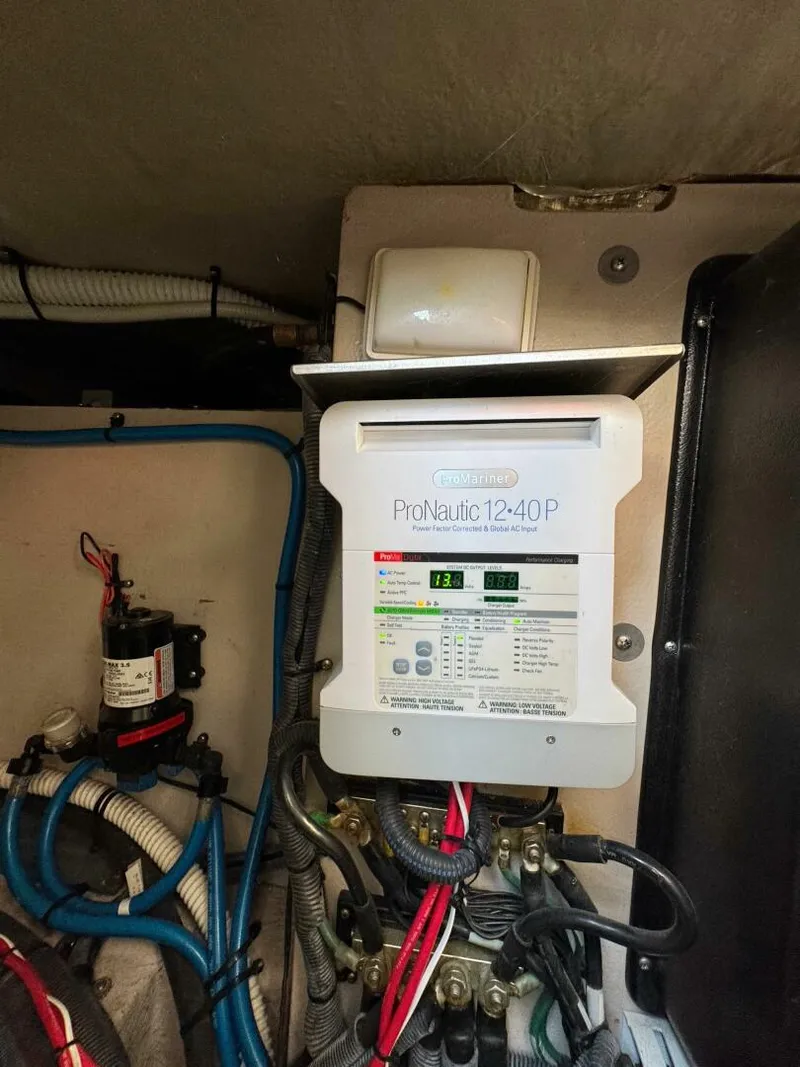 Slide: The Image of Sea Ray 390 Sundancer 2005 - 5564158