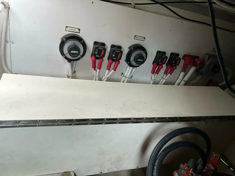 Slide: The Image of Carver 360 Sport Sedan 2003 - 5564376