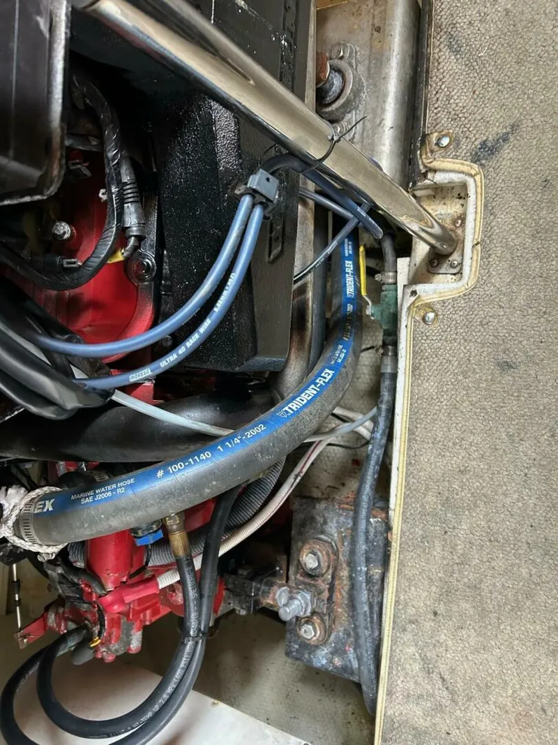 Slide: The Image of Carver 360 Sport Sedan 2003 - 5564440