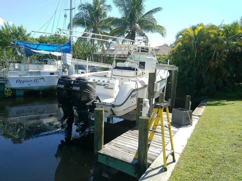 Slide: The Image of Boston Whaler 28 Outrage 2001 - 5564869