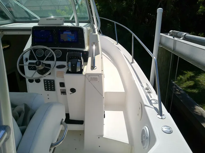 Slide: The Image of Boston Whaler 28 Outrage 2001 - 5564887