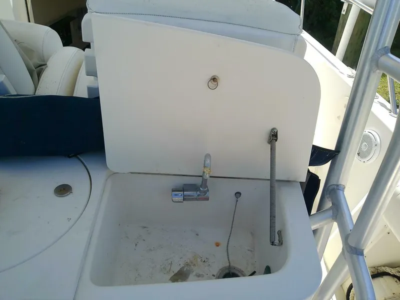 Slide: The Image of Boston Whaler 28 Outrage 2001 - 5564889
