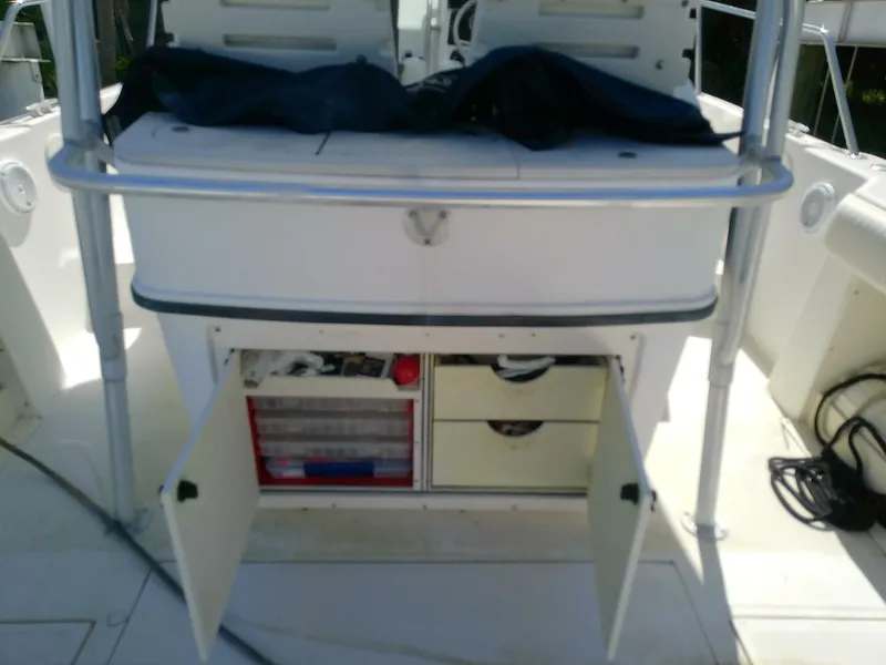 Slide: The Image of Boston Whaler 28 Outrage 2001 - 5564893
