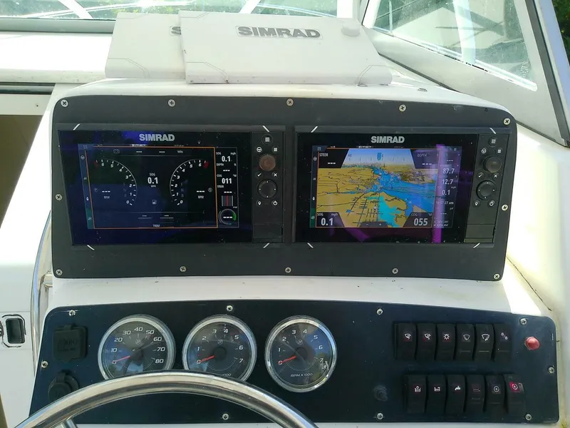 Slide: The Image of Boston Whaler 28 Outrage 2001 - 5564895