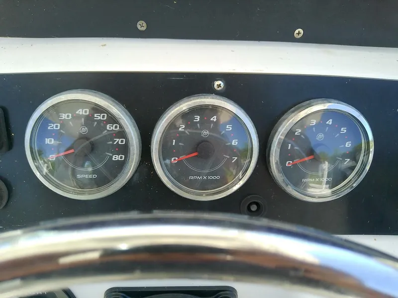 Slide: The Image of Boston Whaler 28 Outrage 2001 - 5564901