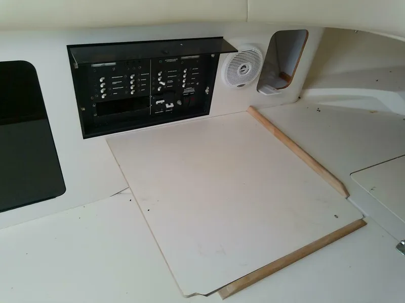 Slide: The Image of Boston Whaler 28 Outrage 2001 - 5564915