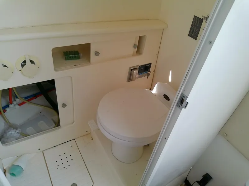 Slide: The Image of Boston Whaler 28 Outrage 2001 - 5564922