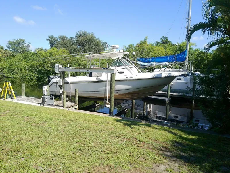 Slide: The Image of Boston Whaler 28 Outrage 2001 - 5564862