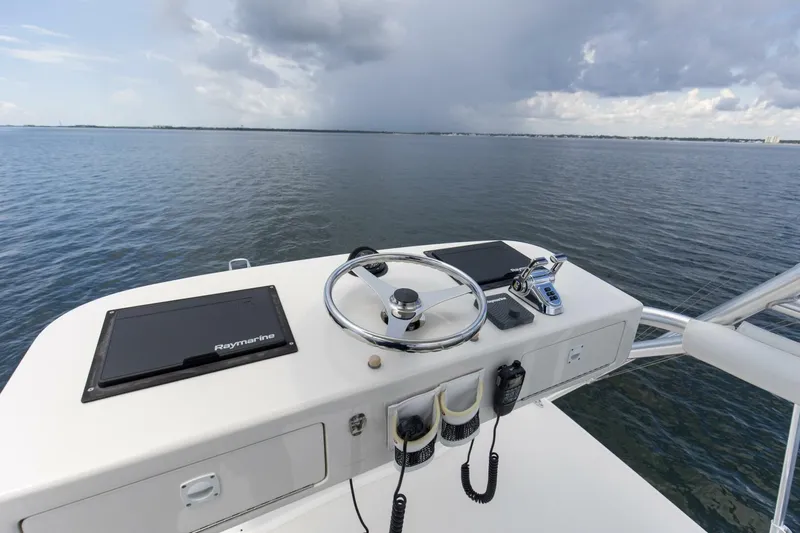 Slide: The Image of 2007 40 Cabo Express Big Blue Tower (5) - 5592821