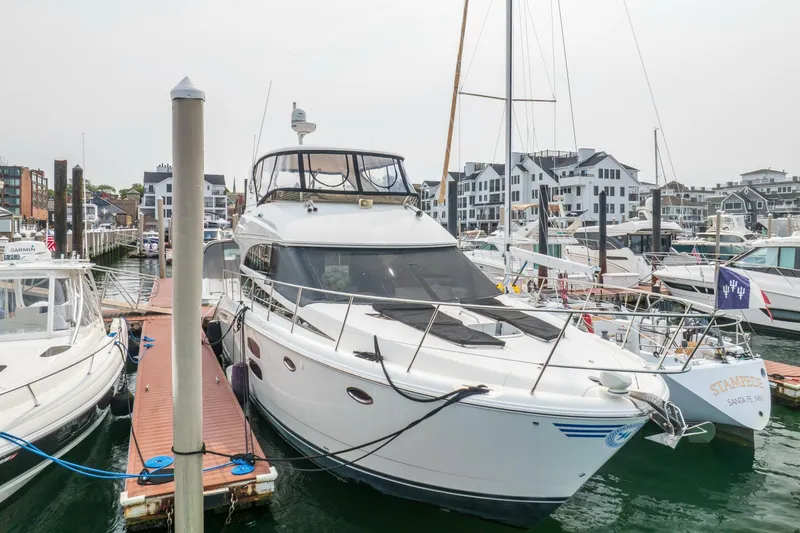 Slide: The Image of Meridian 441 Sedan 2009 - 5565458