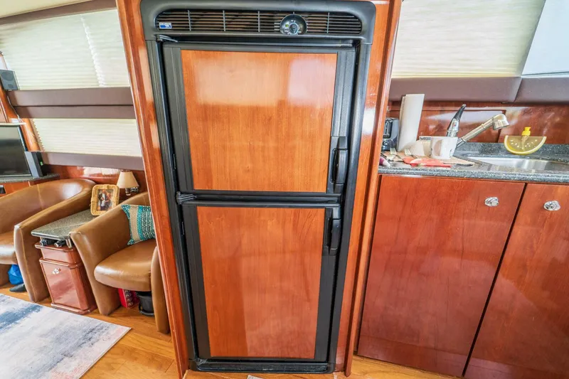 Slide: The Image of Meridian 441 Sedan 2009 - 5565490