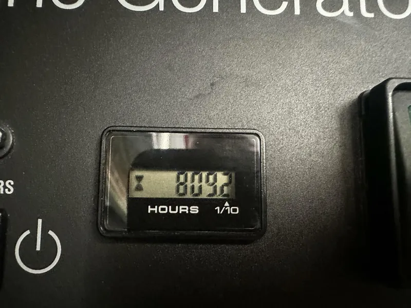 Slide: The Image of Meridian 441 Sedan 2009 - 5565456