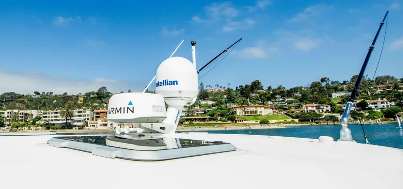 Slide: The Image of 2000 Tiara 41 Open - 5685374