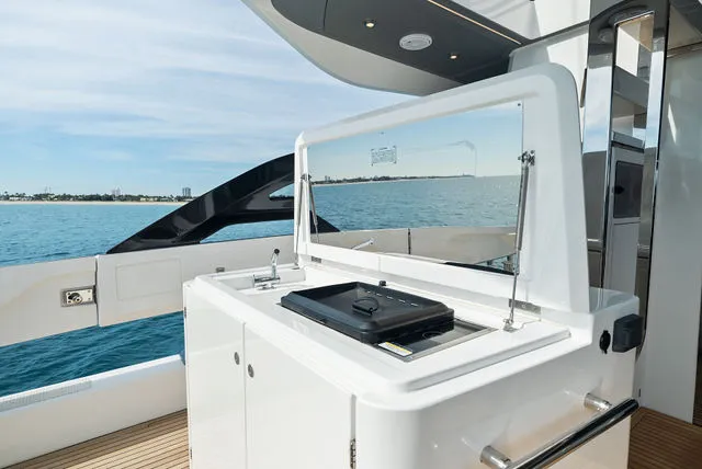 Slide: The Image of Azimut 66 2022 - 75