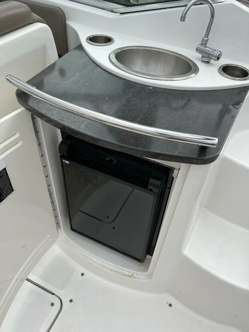 Slide: The Image of Sea Ray 27SLX 2011 - 5566209