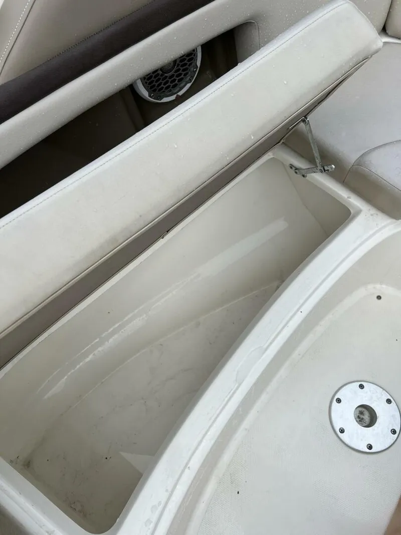 Slide: The Image of Sea Ray 27SLX 2011 - 5566219