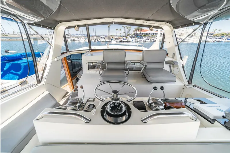 Slide: The Image of upper helm from forward - 5566502