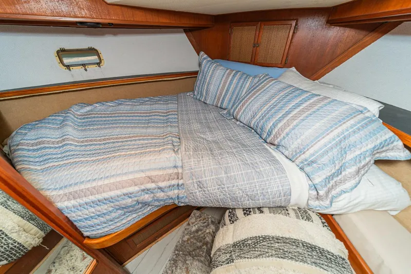 Slide: The Image of forward stateroom double bunk - 5566517