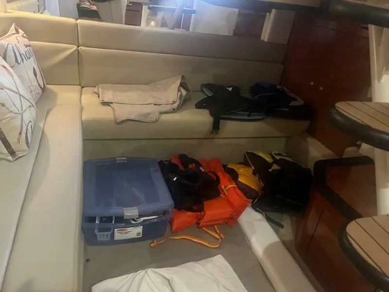 Slide: The Image of Sea Ray 34 Sportsman 2006 - 5566554