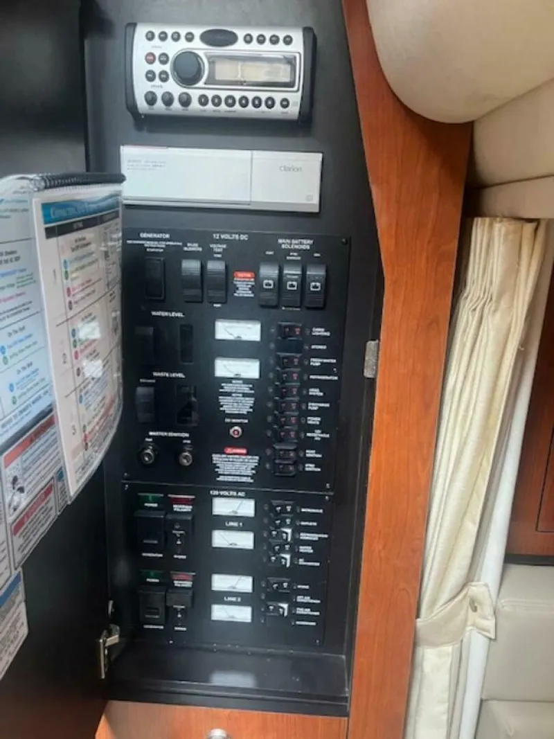 Slide: The Image of Sea Ray 34 Sportsman 2006 - 5566565