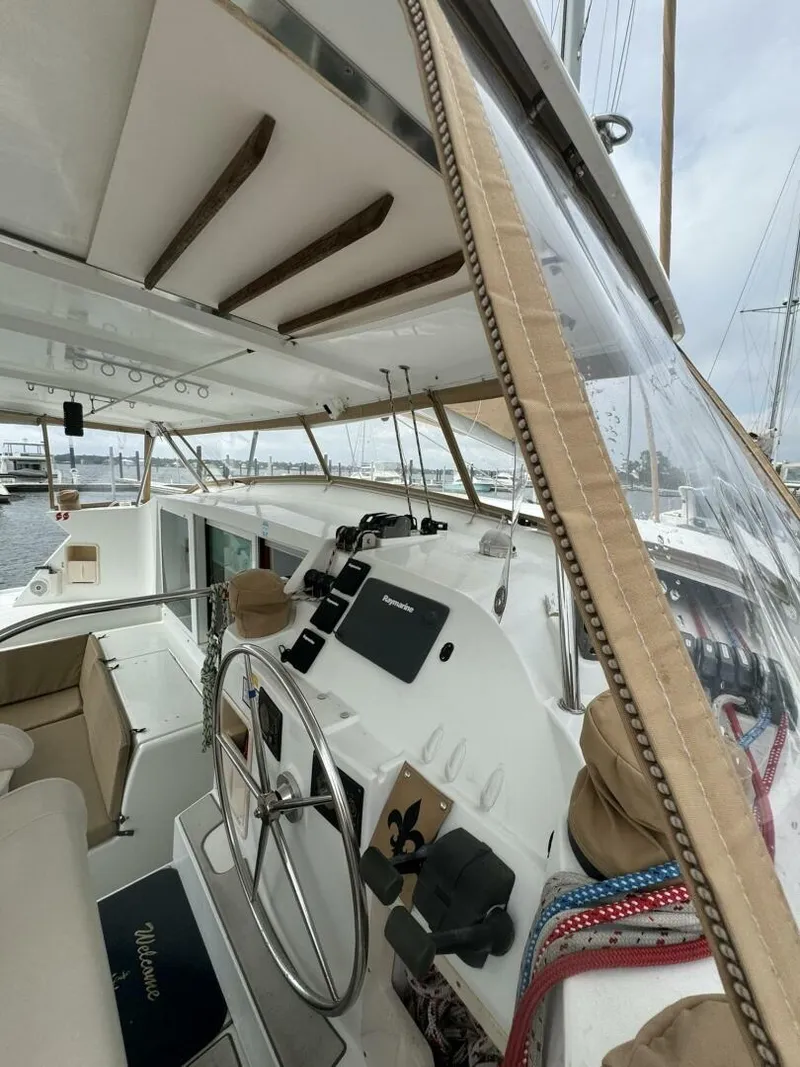 Slide: The Image of Lagoon 420 2008 - 5567270