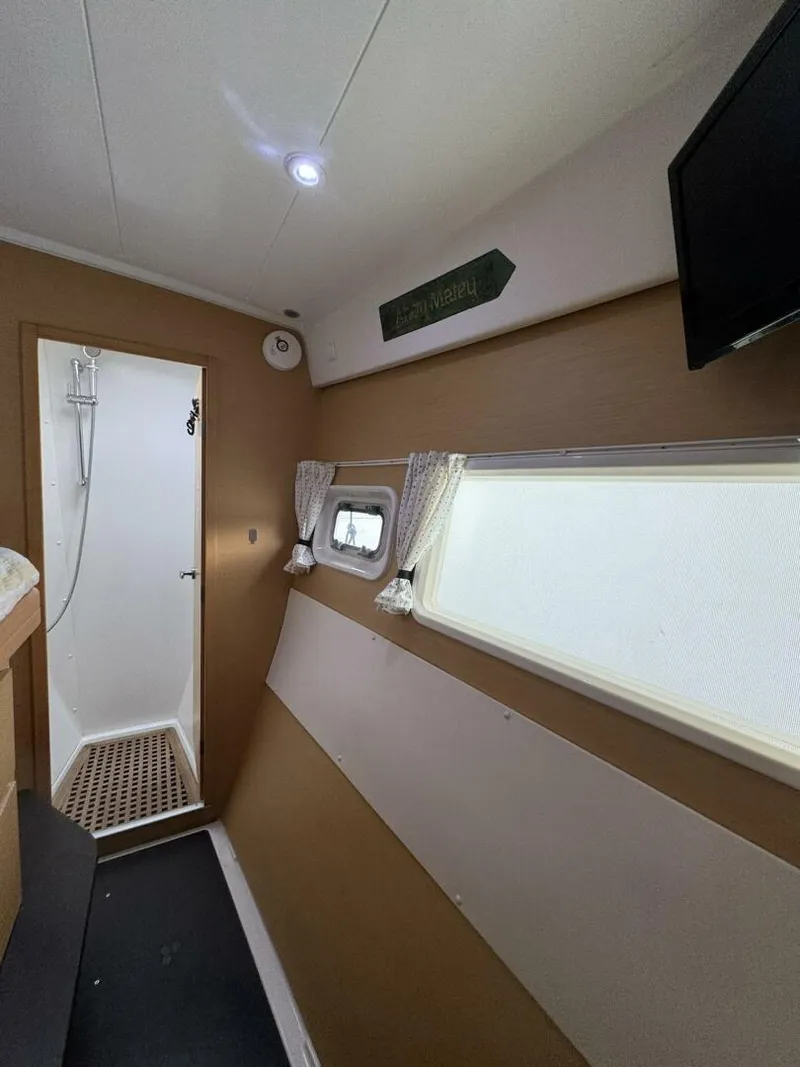 Slide: The Image of Lagoon 420 2008 - 5567334