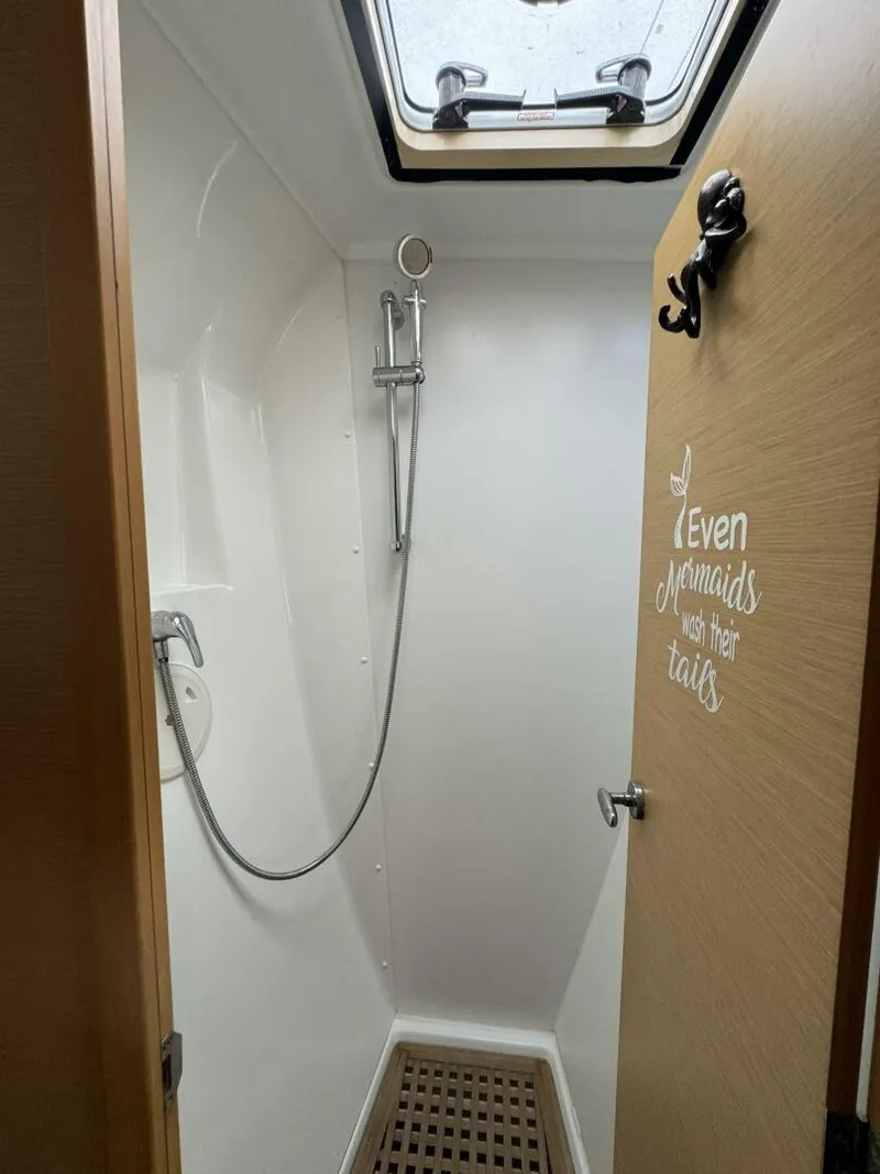 Slide: The Image of 3rd Shower - 5567302