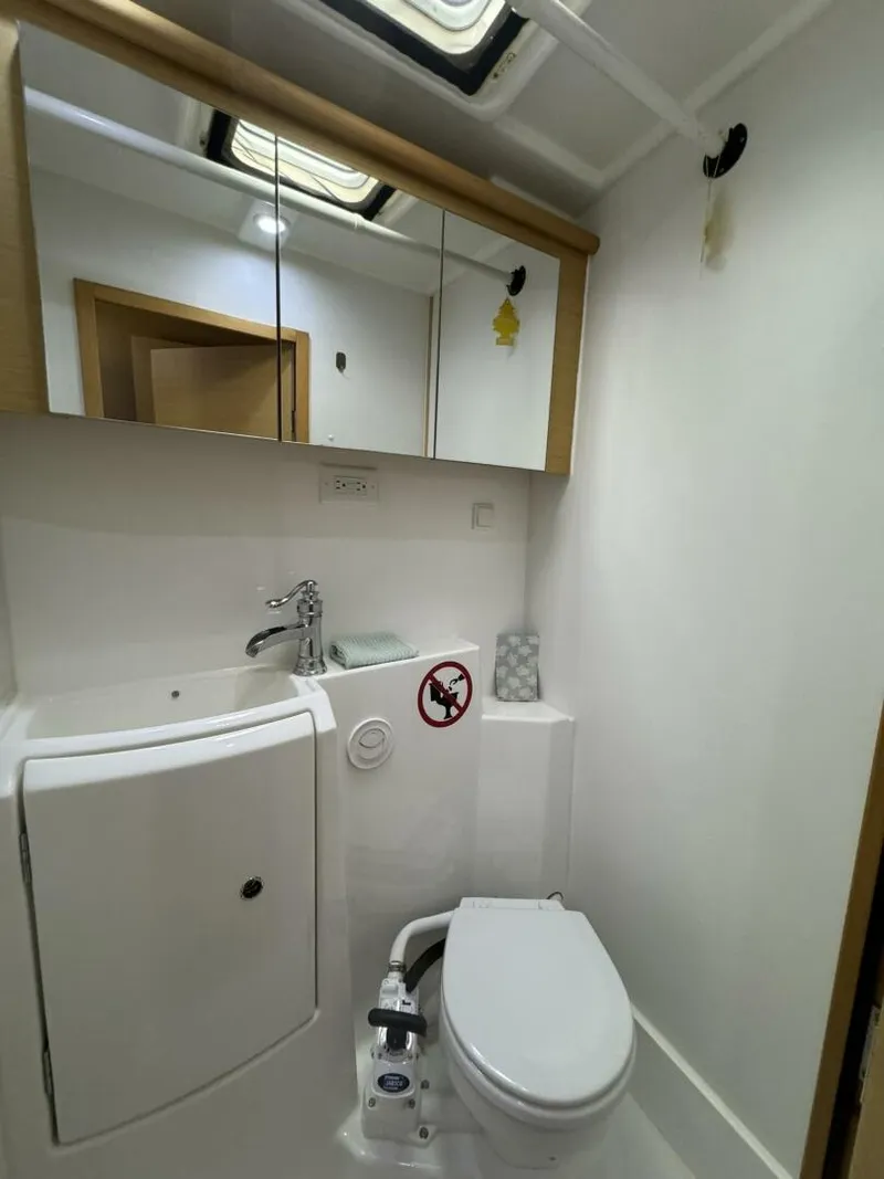 Slide: The Image of 3rd Head - 5567336