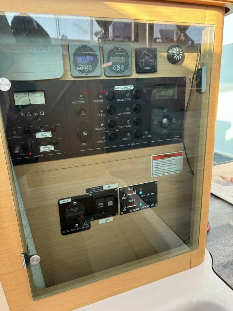 Slide: The Image of Lagoon 420 2008 - 5567308