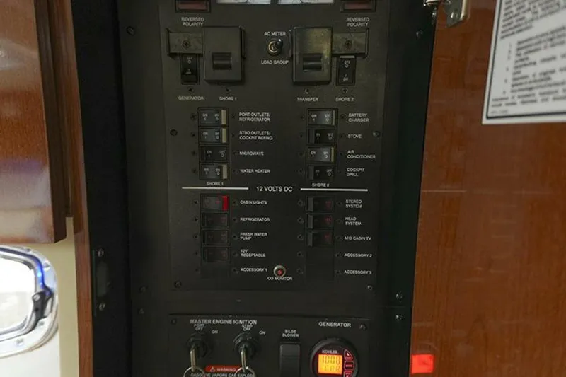 Slide: The Image of Sea Ray 310 Sundancer 2010 - 5568456